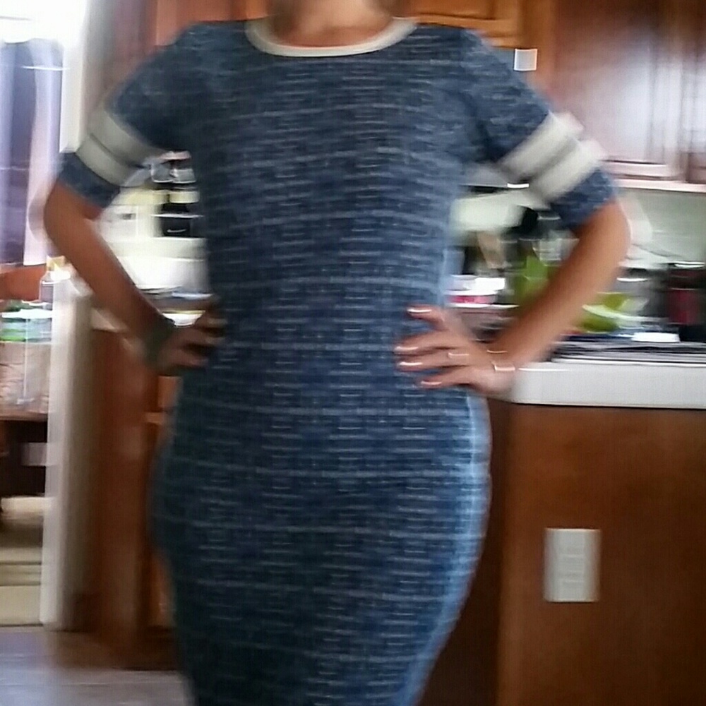 Dress - Picture 3 of 3